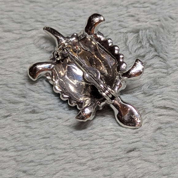Vintage 1980's Blue Enamel and Silvertone Turtle Brooche - Picture 3 of 5